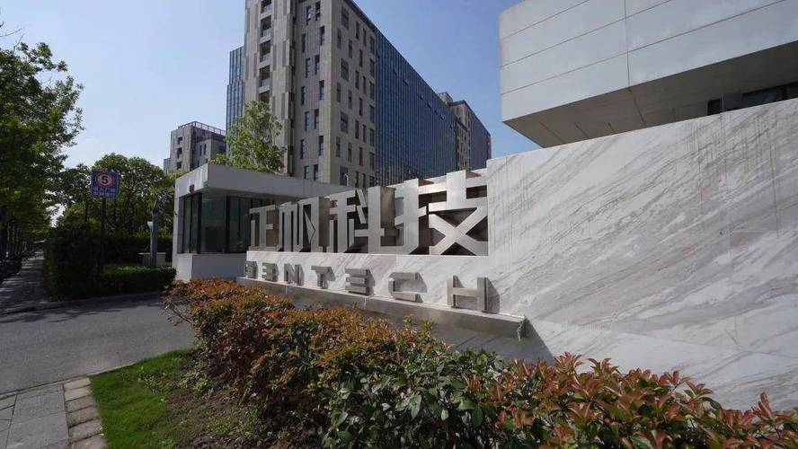 上海正帆科技股份董事长俞东雷说:"在20多年的发展历史中